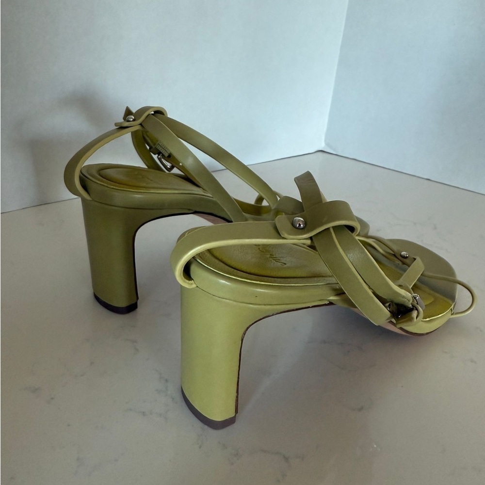 New Vince Marilyn Ankle Strap Sandal in Dried Citrus Size: 6 - Picture 4 of 12